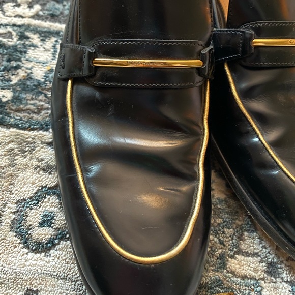 Salvatore Ferragamo black and gold leather loafers sz 8B - Picture 3 of 6